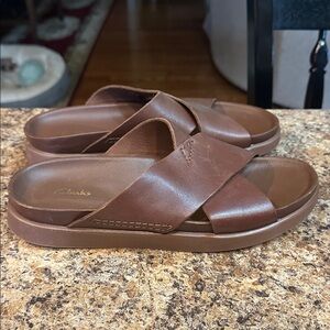 CLARKS MENS 7.5 SLIDE SANDALS